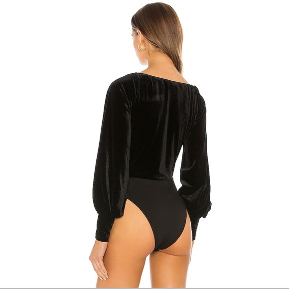 Bardot Bryony Balloon Sleeve Velvet Bodysuit black - Picture 9 of 16